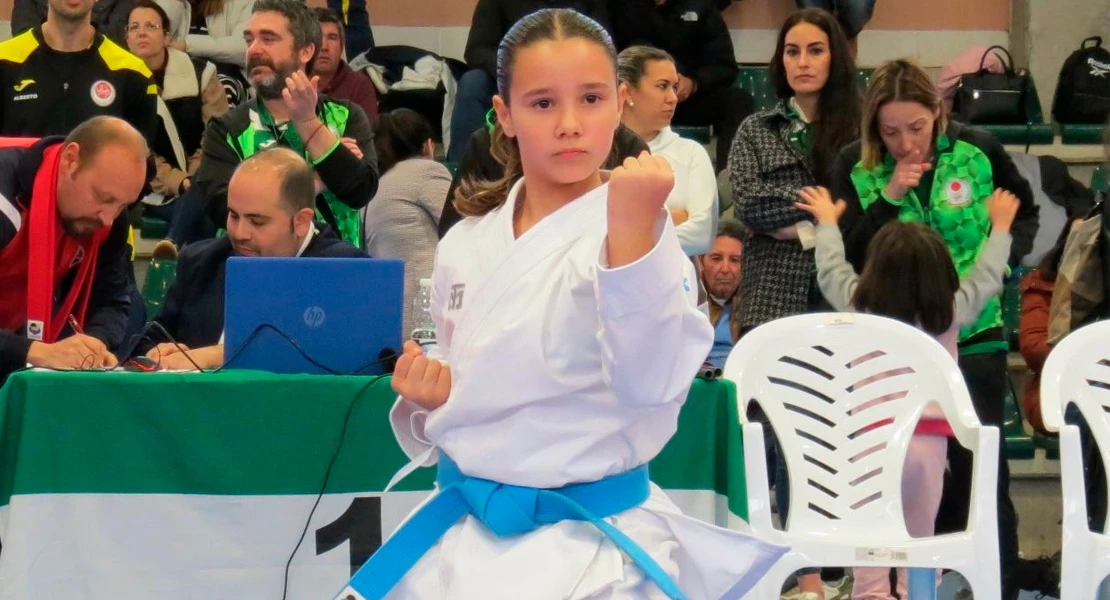 Una karateka pacense de oro: Valeria Rebollo está imparable