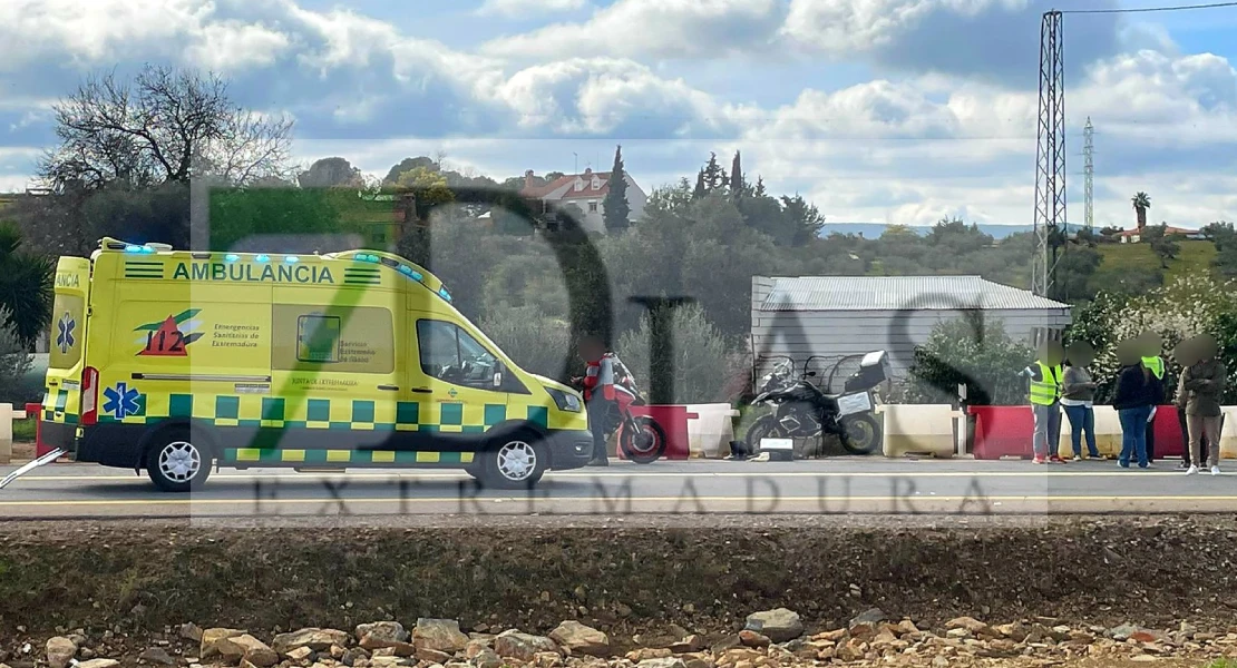 Grave tras un accidente de tráfico cerca de Zafra