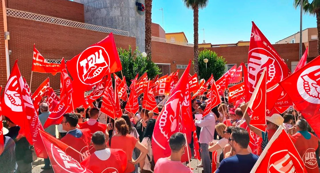 UGTy CCOO convocan manifestaciones en toda Extremadura “contra el asalto a los bolsillos de la gente”