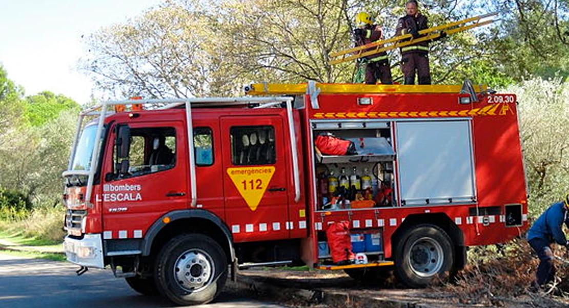 Un escape de amoníaco obliga a los bomberos a desalojar una nave y deja 11 heridos