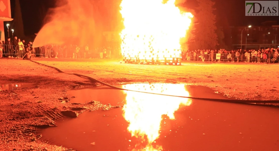 Así se han celebrado las Candelas de la Margen Derecha del Guadiana en Badajoz