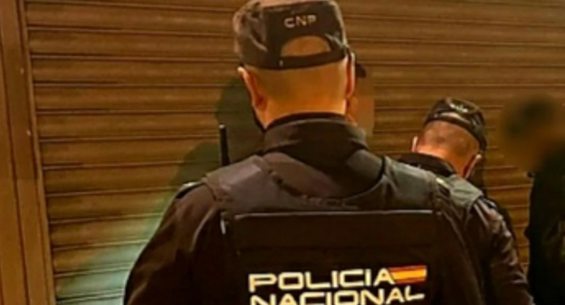 Lo bajan de un coche a punta de pistola tras una persecución en Badajoz