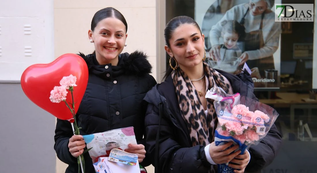 IES Domingo Cáceres y calle Menacho unidos en San Valentín para fomentar el comercio local