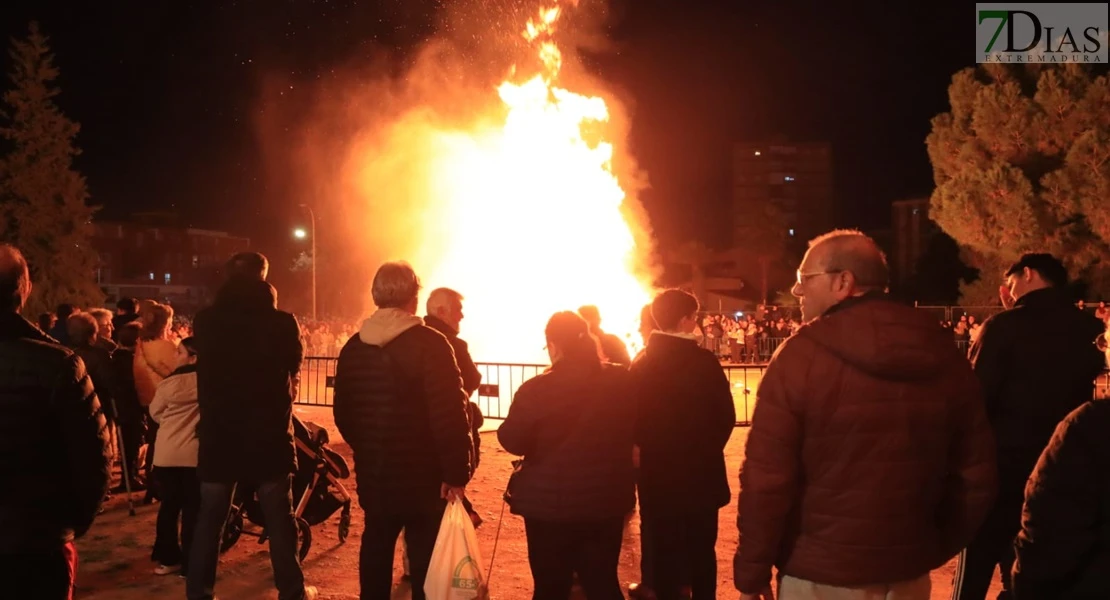 Así se han celebrado las Candelas de la Margen Derecha del Guadiana en Badajoz