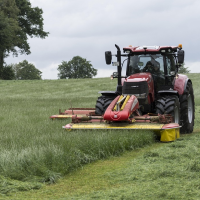 Agricultores y ganaderos piden ganar más: "Están bastante alejados del SMI"