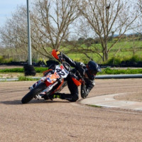 El piloto Sebastián Gil busca apoyo para participar en el Campeonato Mundial de Supermotard