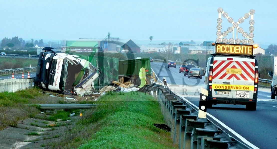 Grave tras accidentarse en la A-5 a la salida de Badajoz