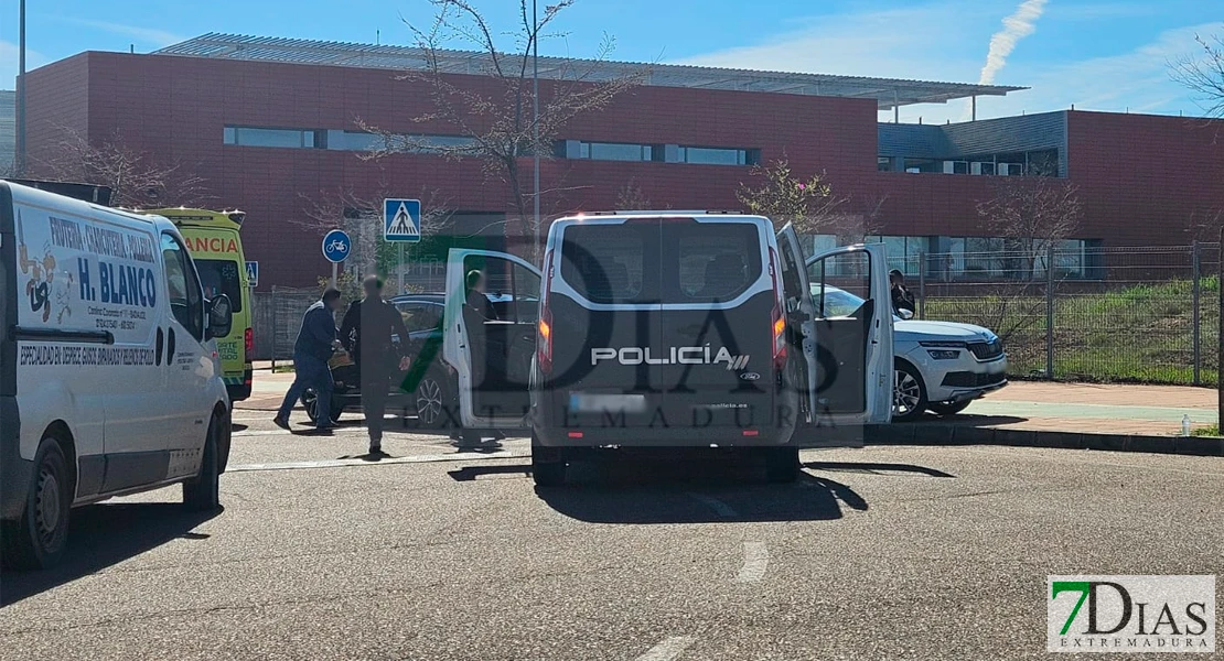 Una persecución de película acaba en accidente en Badajoz