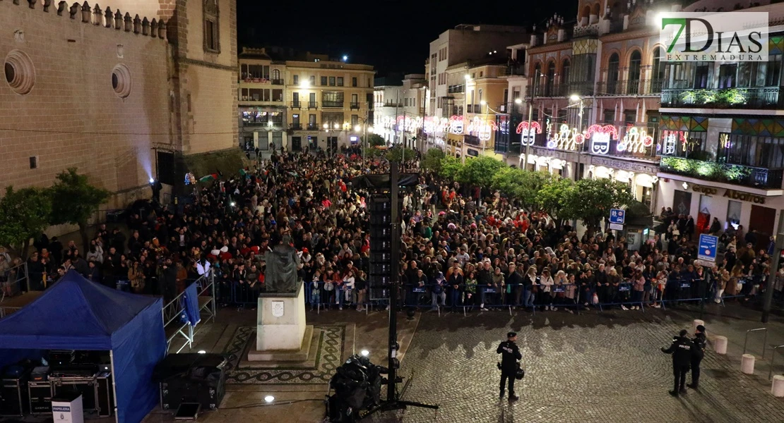 Carolina Yuste inaugura el Carnaval de Badajoz 2025 con el pregón