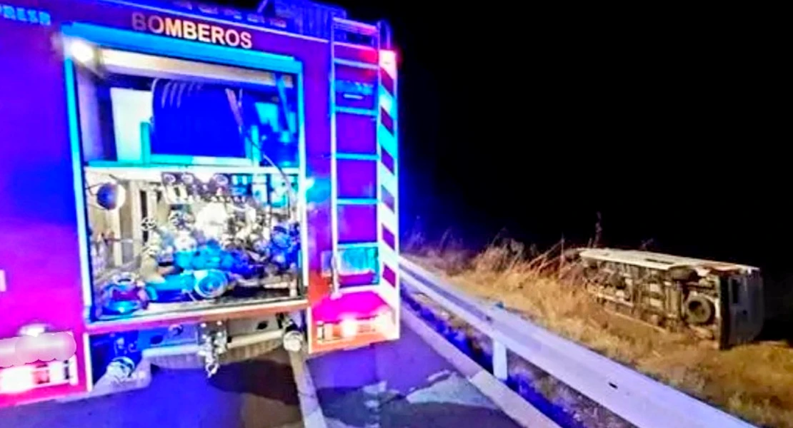 Accidente en Extremadura: vuelca en la N-110 y se lleva consigo el cableado telefónico