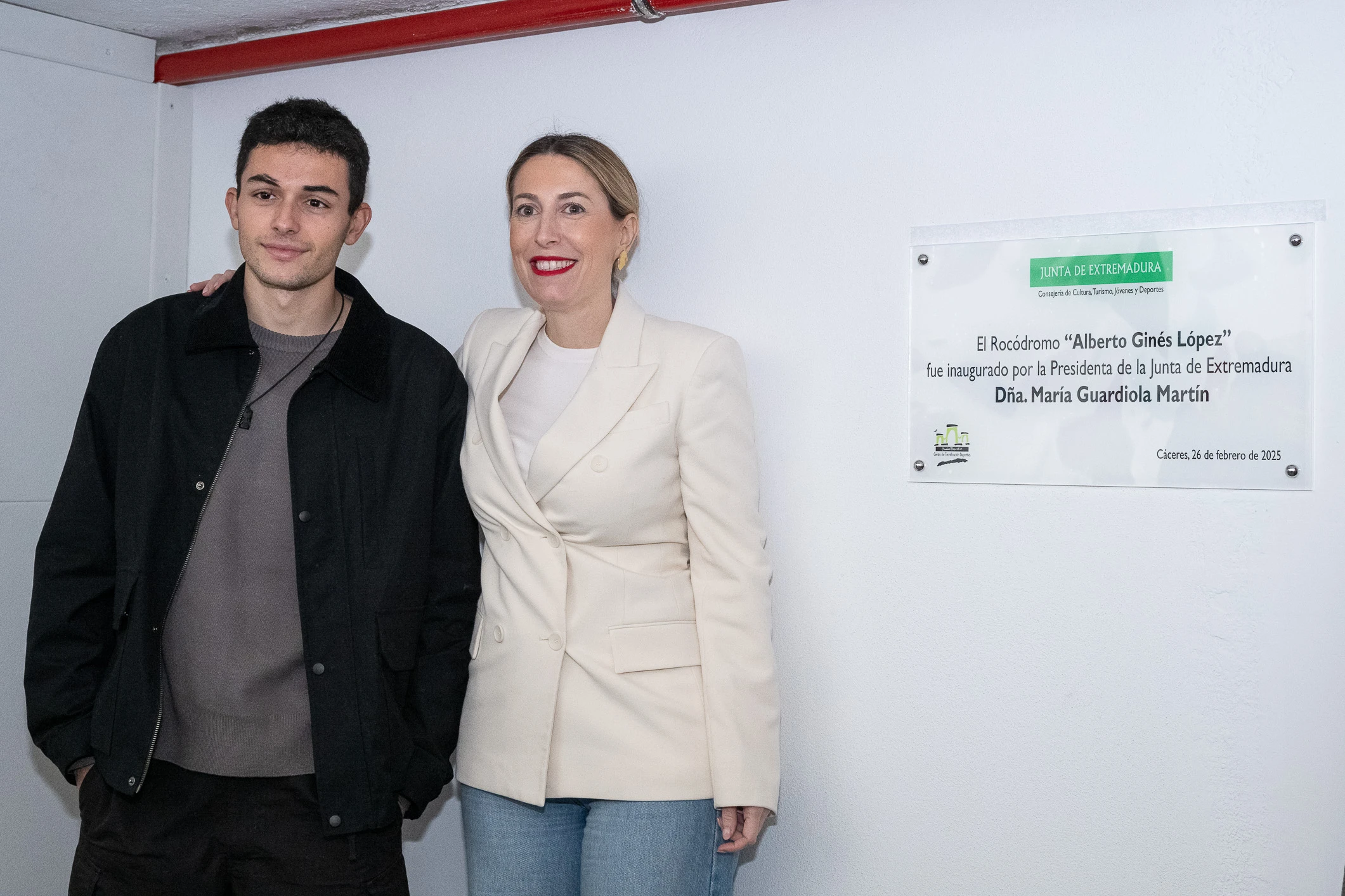 Así es el Rocódromo 'Alberto Ginés', en homenaje al escalador cacereño oro en los JJOO