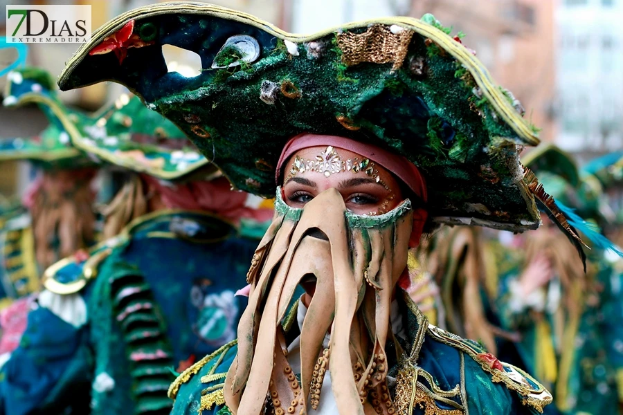 El mejor ambiente para llegar al ecuador del Carnaval de Badajoz está en San Roque