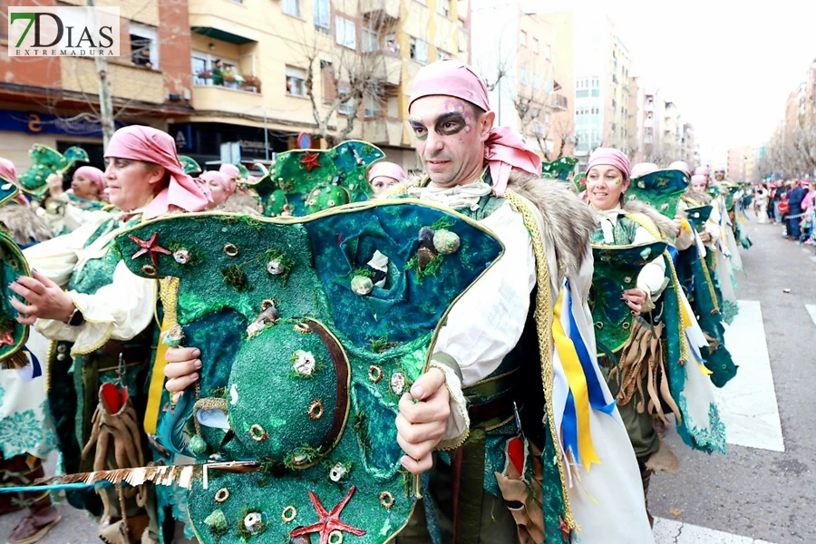 El mejor ambiente para llegar al ecuador del Carnaval de Badajoz está en San Roque