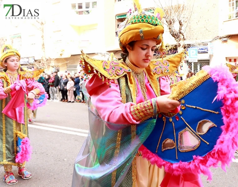 El mejor ambiente para llegar al ecuador del Carnaval de Badajoz está en San Roque