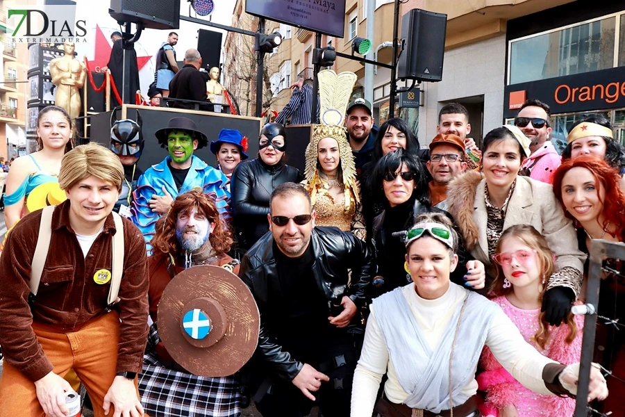 El mejor ambiente para llegar al ecuador del Carnaval de Badajoz está en San Roque