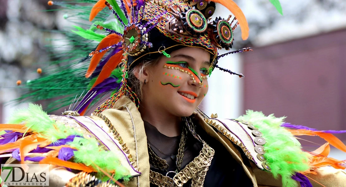 La lluvia no frena el desfile infantil: búscate en las mejores imágenes I