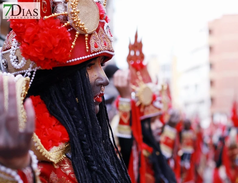 El mejor ambiente para llegar al ecuador del Carnaval de Badajoz está en San Roque