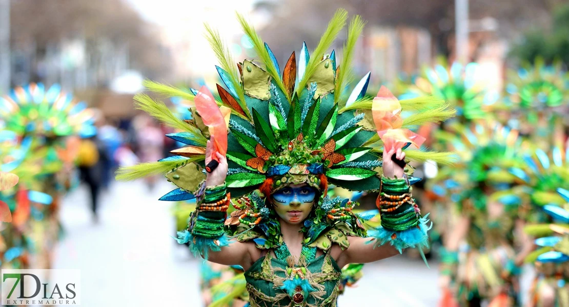 La lluvia no frena el desfile infantil: búscate en las mejores imágenes I