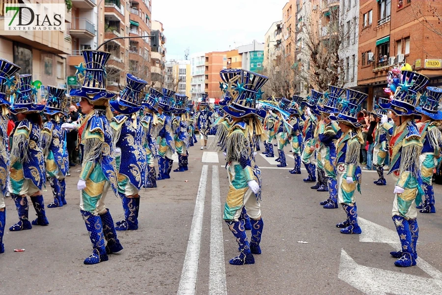 El mejor ambiente para llegar al ecuador del Carnaval de Badajoz está en San Roque