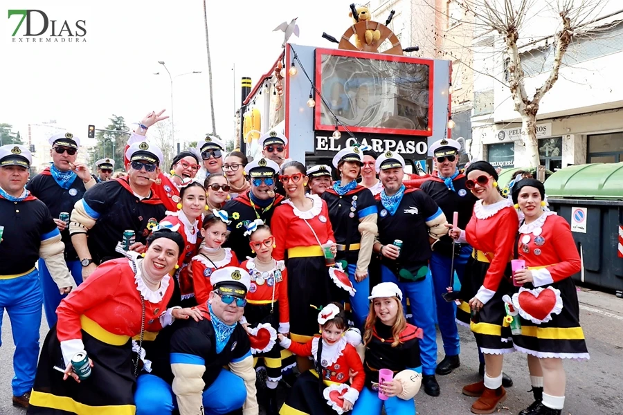 El mejor ambiente para llegar al ecuador del Carnaval de Badajoz está en San Roque