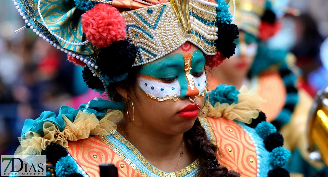 La lluvia no frena el desfile infantil: búscate en las mejores imágenes II