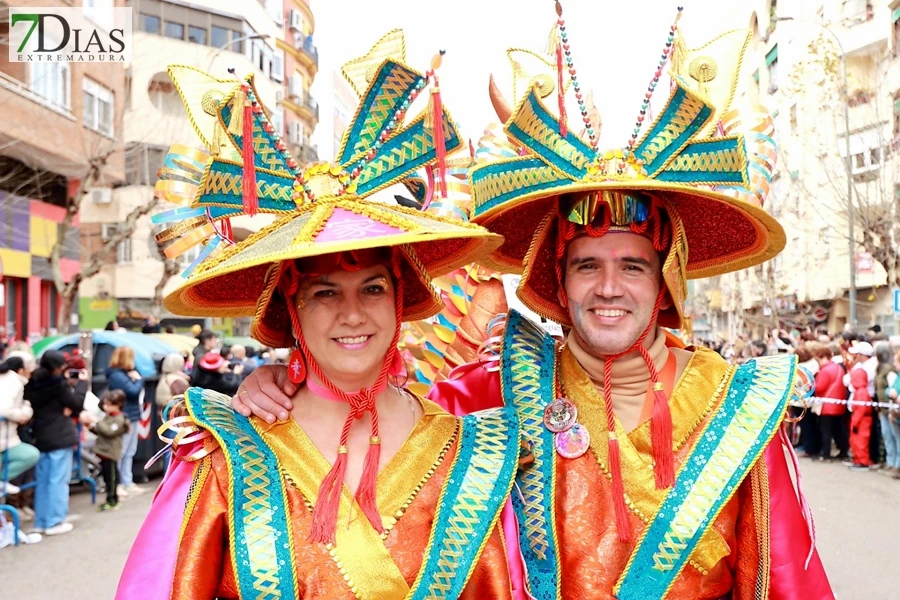 El mejor ambiente para llegar al ecuador del Carnaval de Badajoz está en San Roque