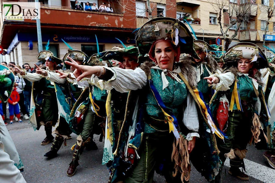 El mejor ambiente para llegar al ecuador del Carnaval de Badajoz está en San Roque