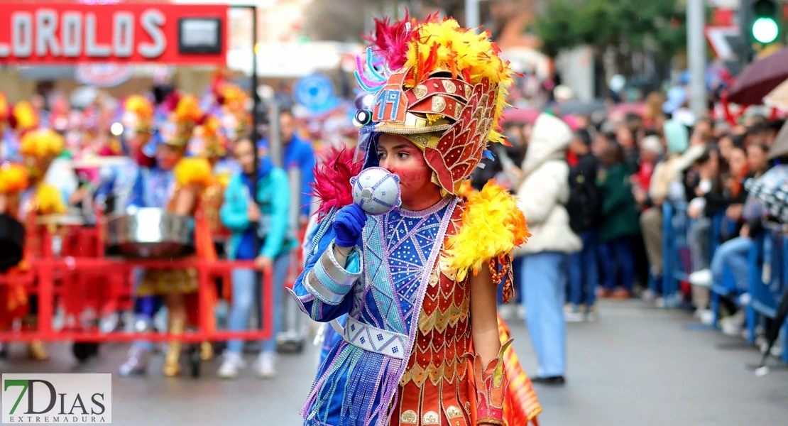 La lluvia no frena el desfile infantil: búscate en las mejores imágenes I