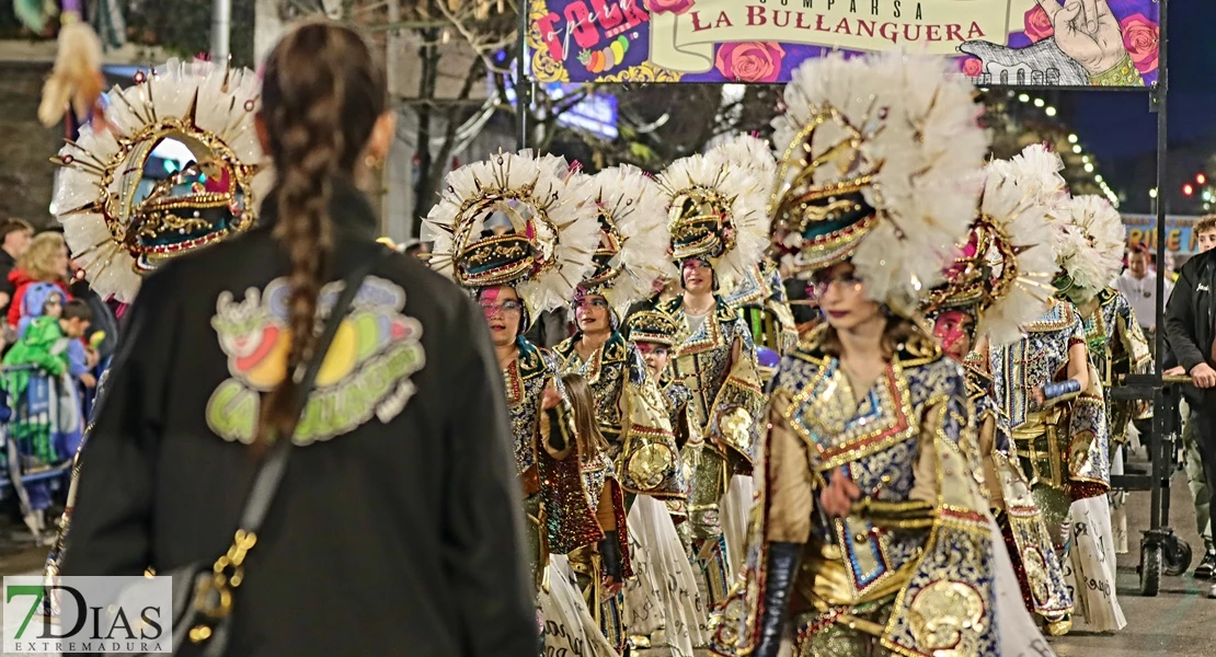 La lluvia no frena el desfile infantil: búscate en las mejores imágenes I