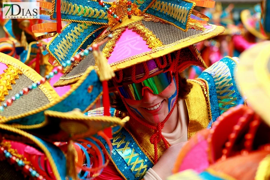 El mejor ambiente para llegar al ecuador del Carnaval de Badajoz está en San Roque