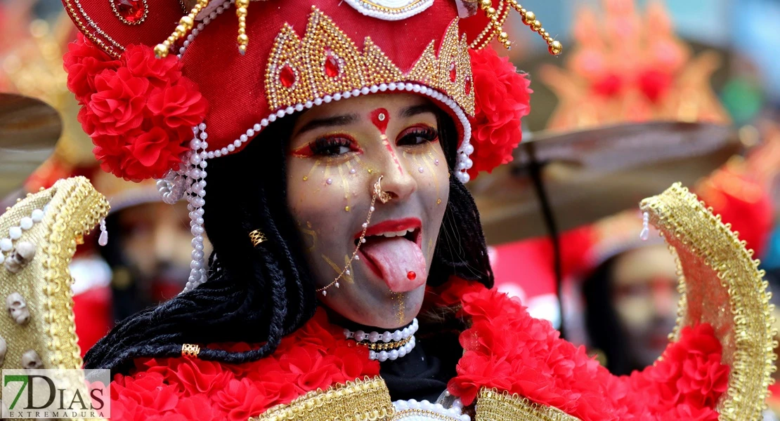 La lluvia no frena el desfile infantil: búscate en las mejores imágenes II