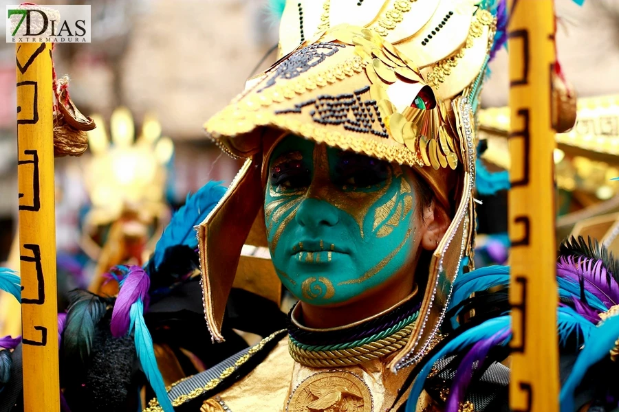 El mejor ambiente para llegar al ecuador del Carnaval de Badajoz está en San Roque