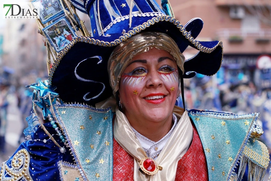 El mejor ambiente para llegar al ecuador del Carnaval de Badajoz está en San Roque