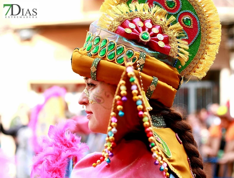 El mejor ambiente para llegar al ecuador del Carnaval de Badajoz está en San Roque