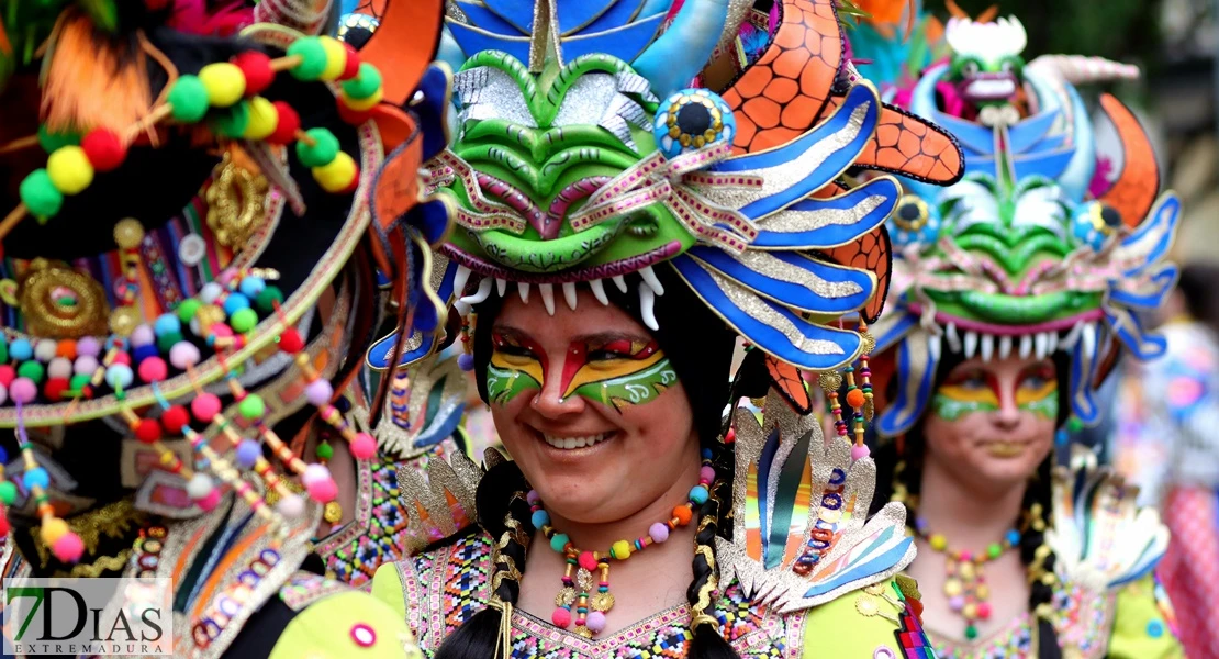 La lluvia no frena el desfile infantil: búscate en las mejores imágenes II