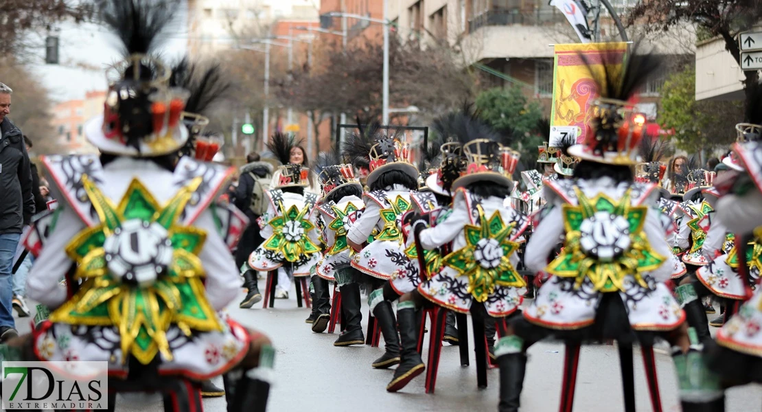 La lluvia no frena el desfile infantil: búscate en las mejores imágenes I