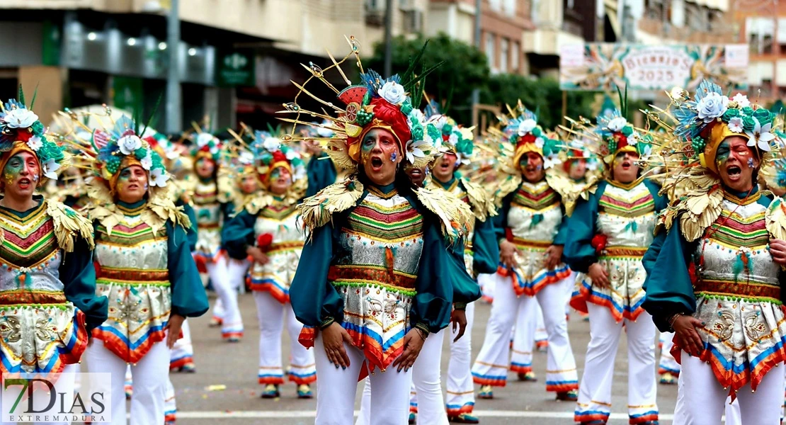 Los mejores planos generales del Desfile de Carnaval de Badajoz 2025