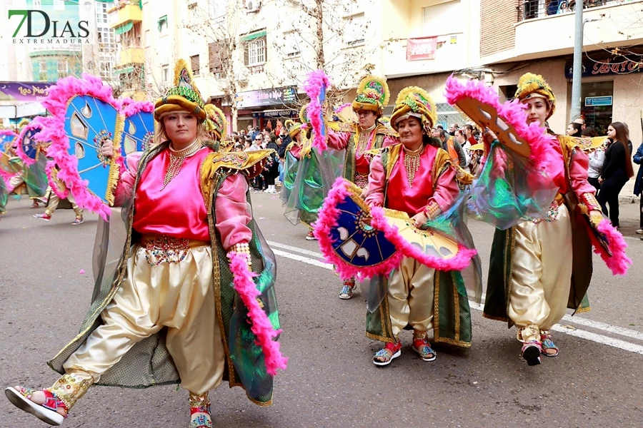 El mejor ambiente para llegar al ecuador del Carnaval de Badajoz está en San Roque