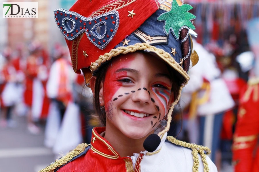 El mejor ambiente para llegar al ecuador del Carnaval de Badajoz está en San Roque