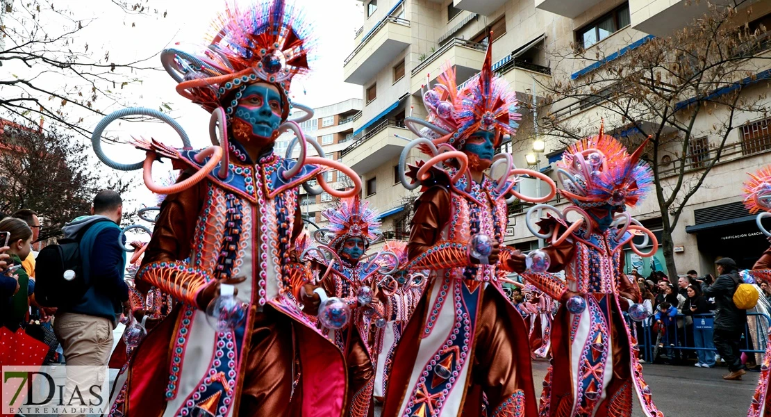 La lluvia no frena el desfile infantil: búscate en las mejores imágenes II