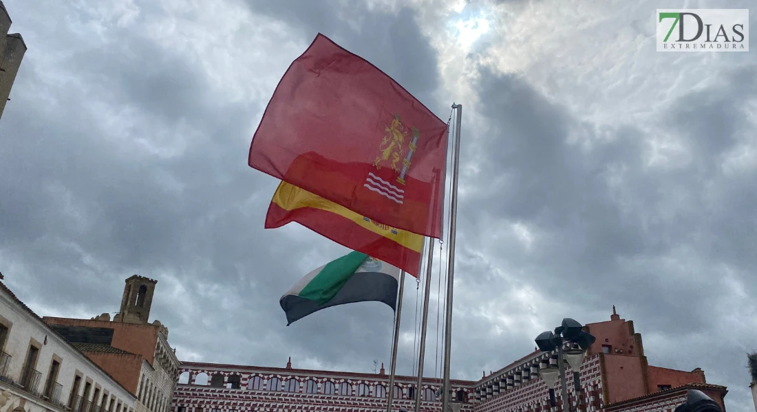 Día de Badajoz: así ha sido su acto institucional e izado de bandera