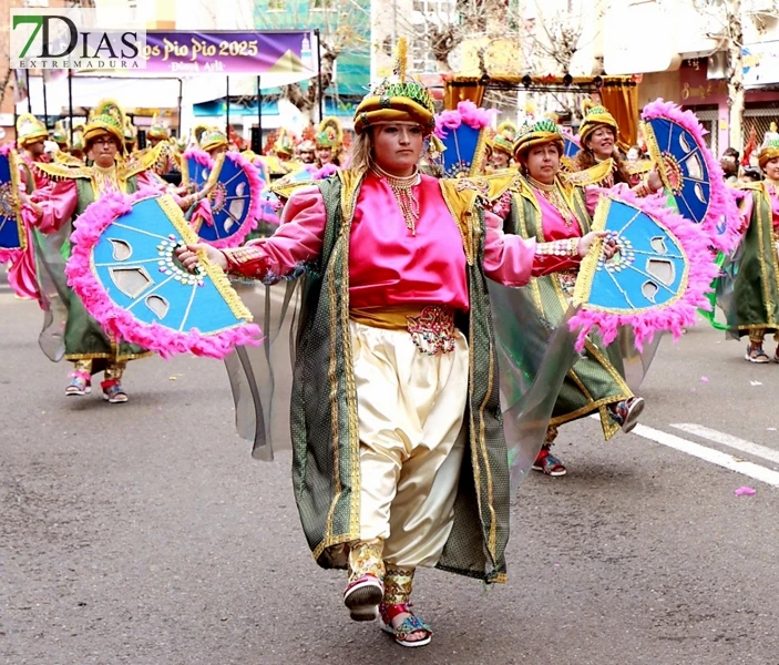 El mejor ambiente para llegar al ecuador del Carnaval de Badajoz está en San Roque