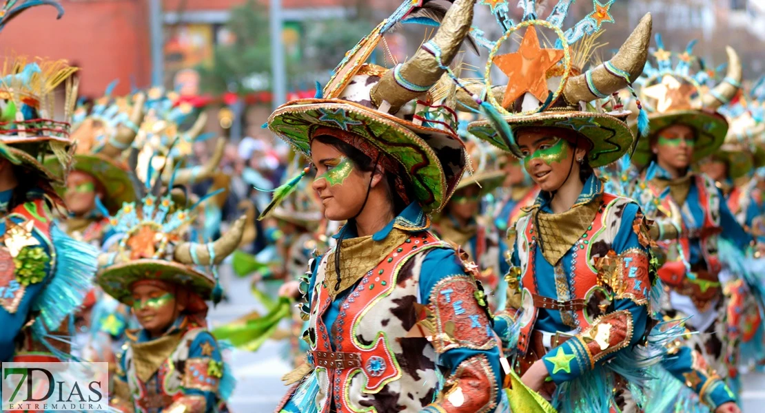 La lluvia no frena el desfile infantil: búscate en las mejores imágenes II