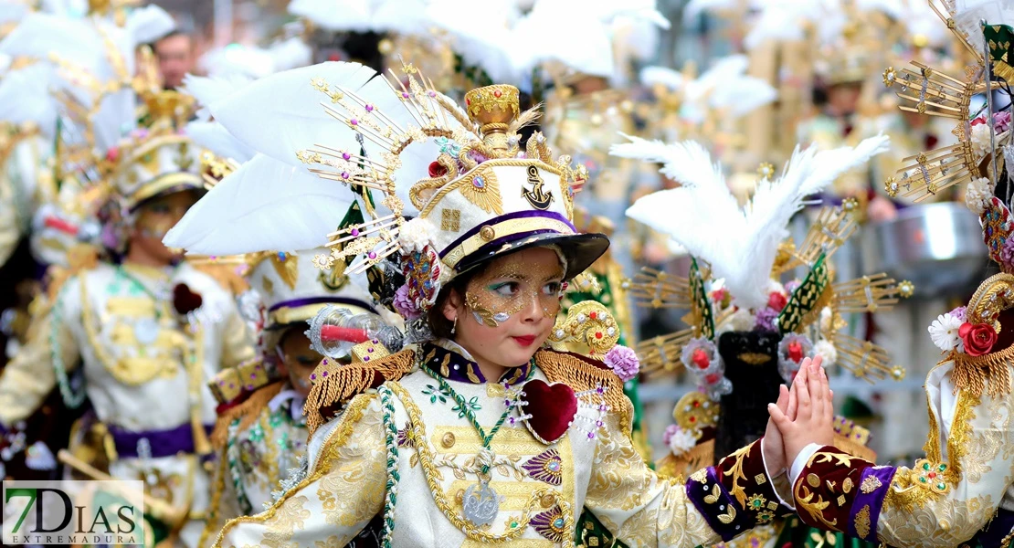 La lluvia no frena el desfile infantil: búscate en las mejores imágenes I