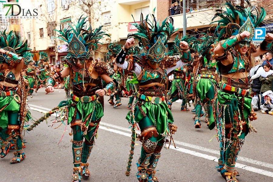 El mejor ambiente para llegar al ecuador del Carnaval de Badajoz está en San Roque