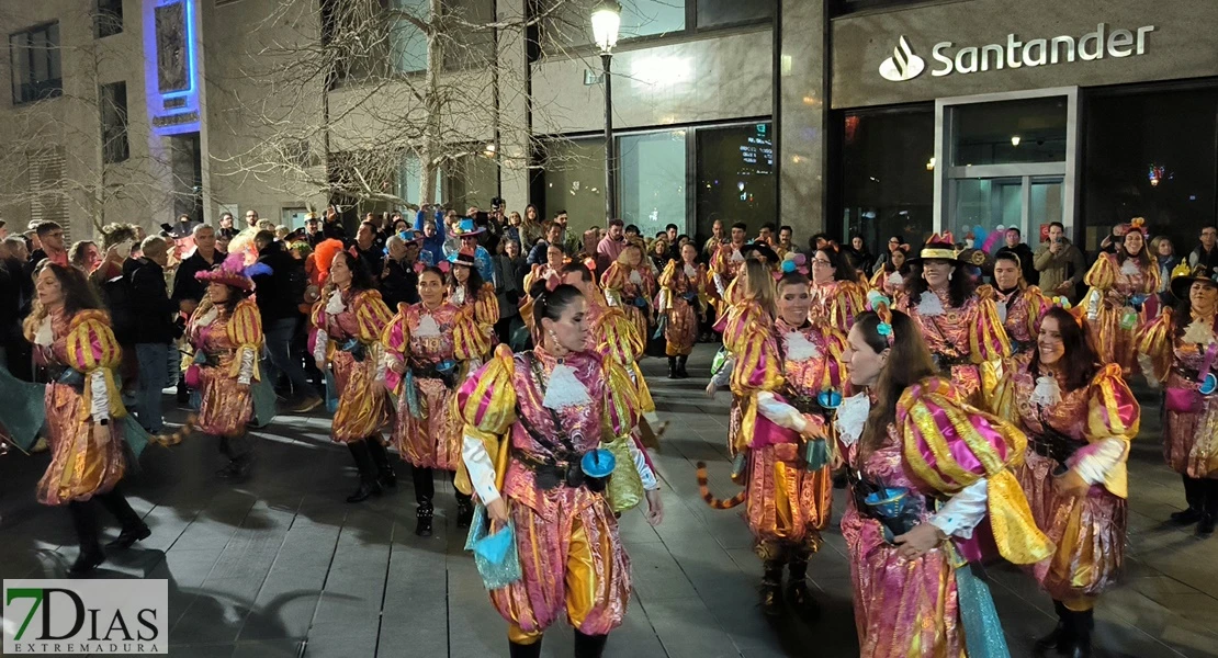 Así ha sido la inauguración de las tres nuevas placas del Paseo del Carnaval de Badajoz