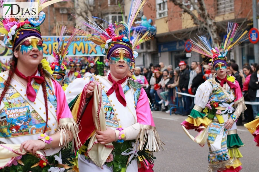 El mejor ambiente para llegar al ecuador del Carnaval de Badajoz está en San Roque