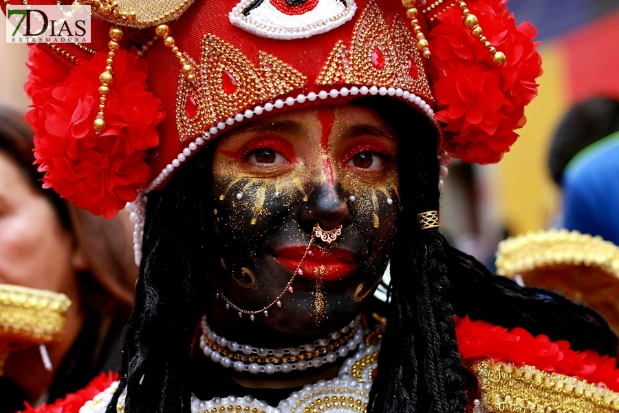 El mejor ambiente para llegar al ecuador del Carnaval de Badajoz está en San Roque