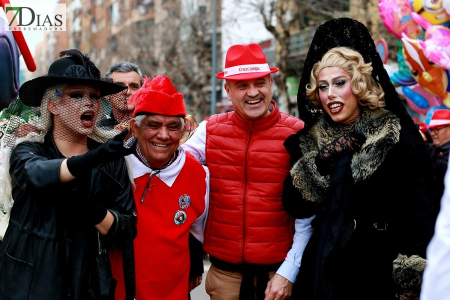 El mejor ambiente para llegar al ecuador del Carnaval de Badajoz está en San Roque