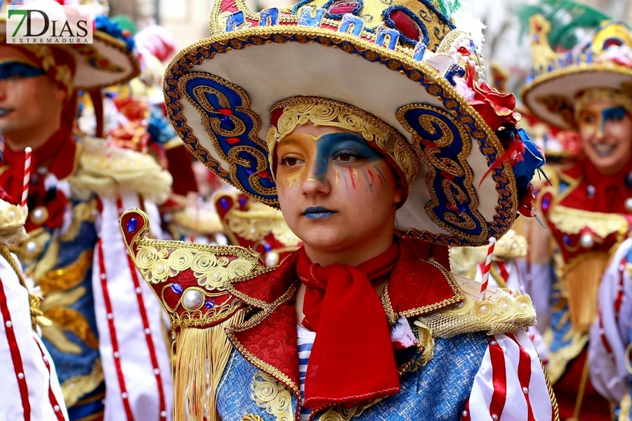 El mejor ambiente para llegar al ecuador del Carnaval de Badajoz está en San Roque